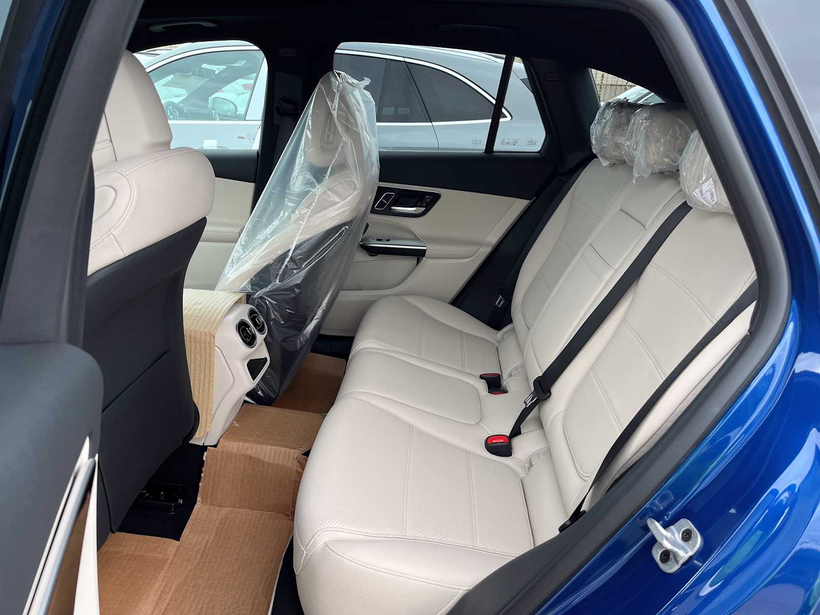 new 2025 Mercedes-Benz GLC 300 car