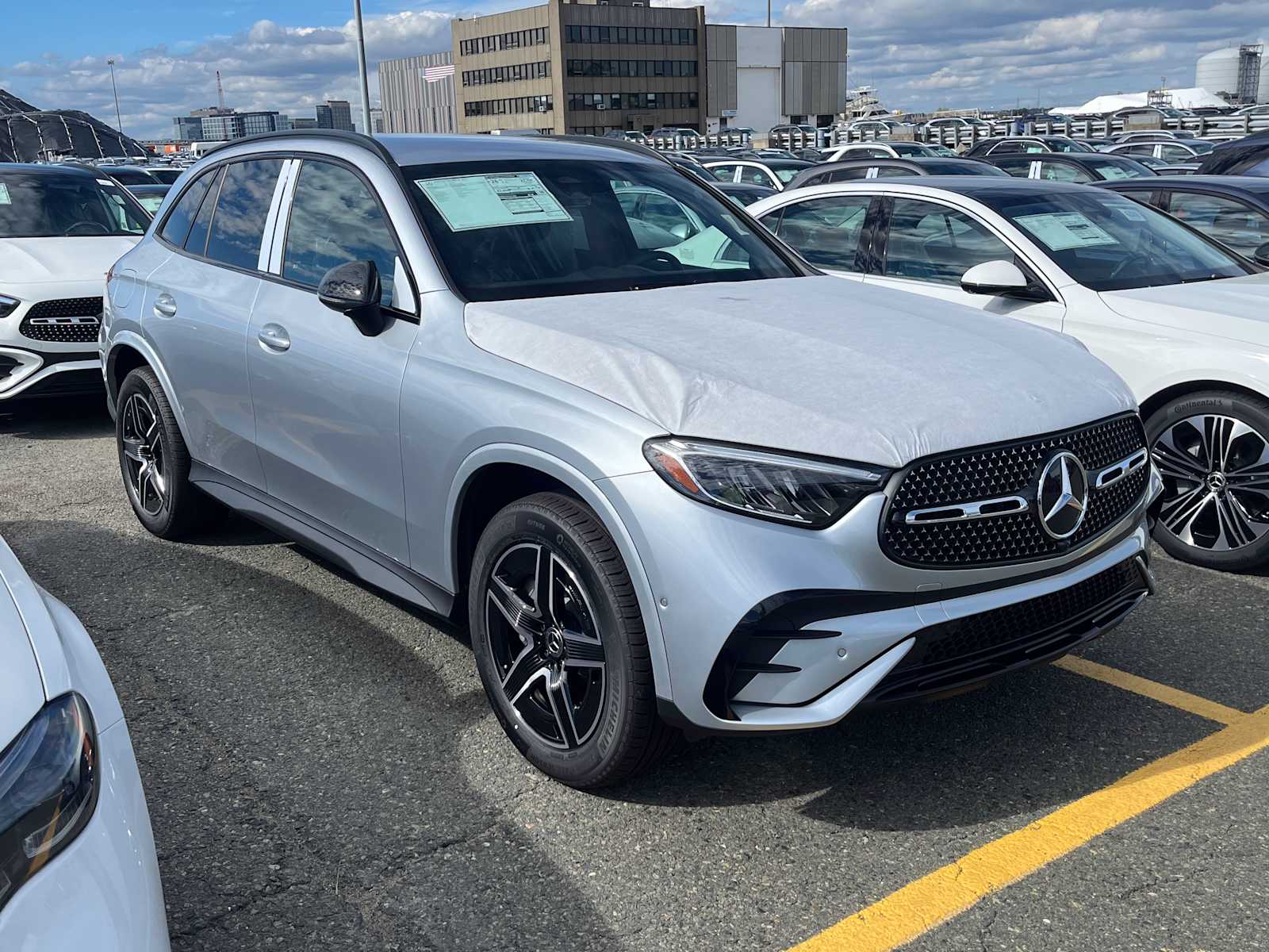 new 2025 Mercedes-Benz GLC 300 car