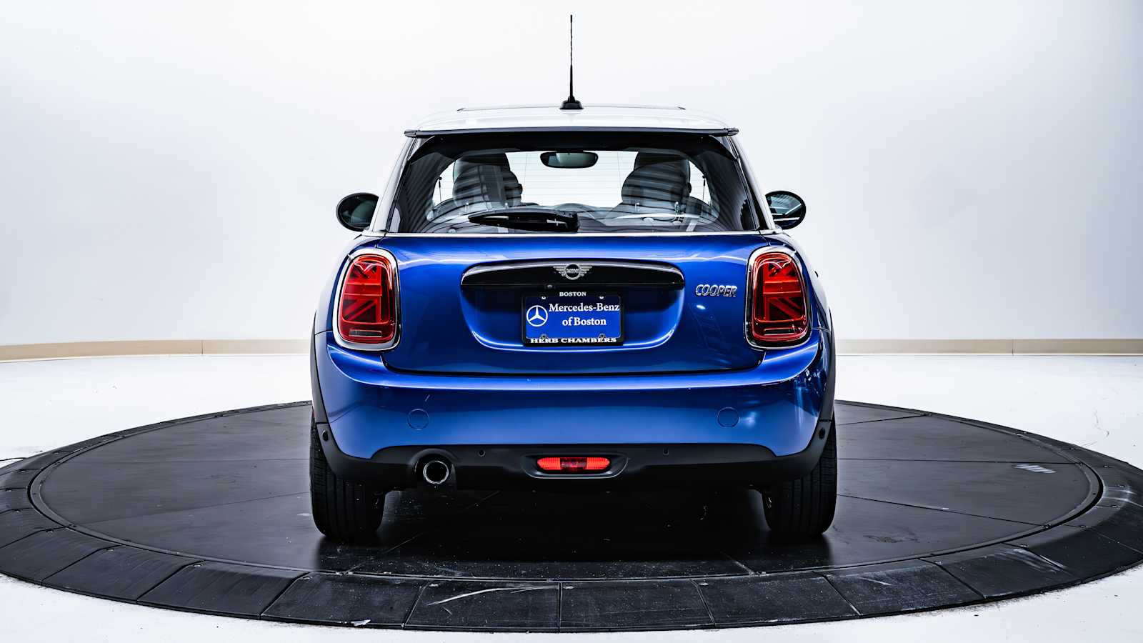 used 2019 MINI Hardtop 2 Door car, priced at $16,998