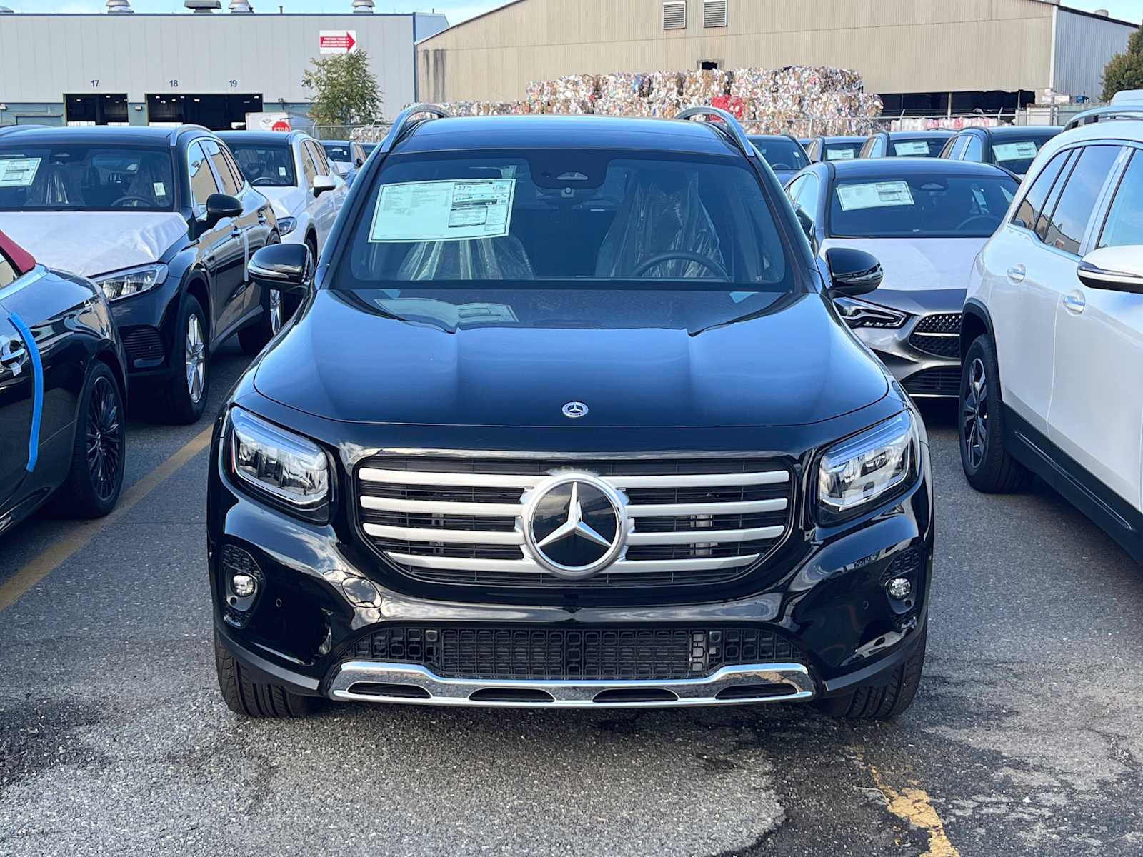 new 2025 Mercedes-Benz GLB 250 car