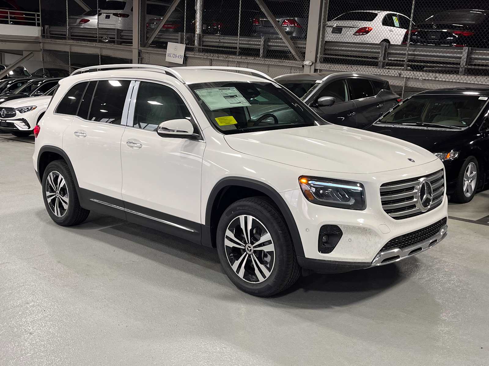 new 2025 Mercedes-Benz GLB 250 car