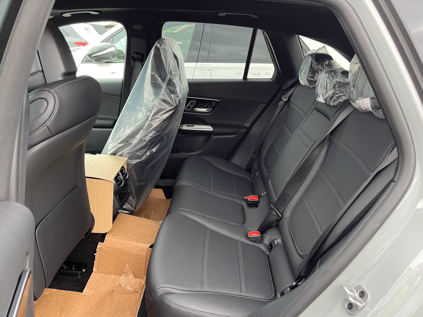 new 2025 Mercedes-Benz GLC 300 car