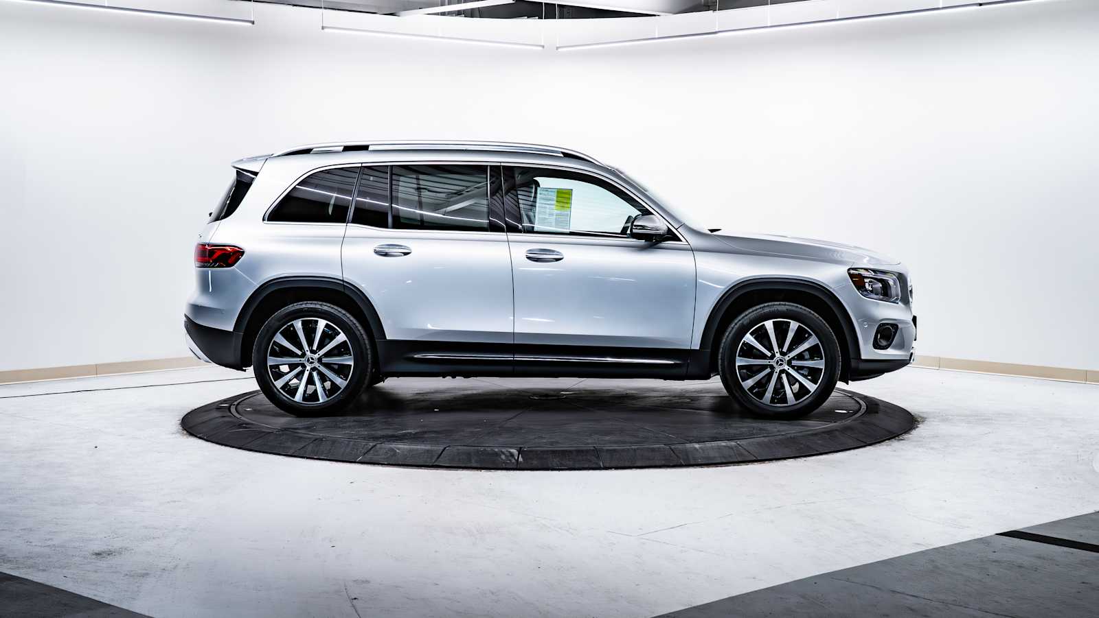used 2022 Mercedes-Benz GLB 250 car, priced at $34,798