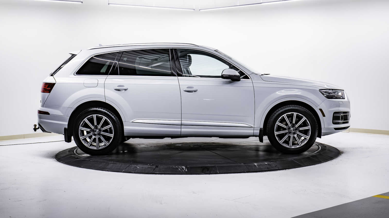 used 2018 Audi Q7 car, priced at $22,498