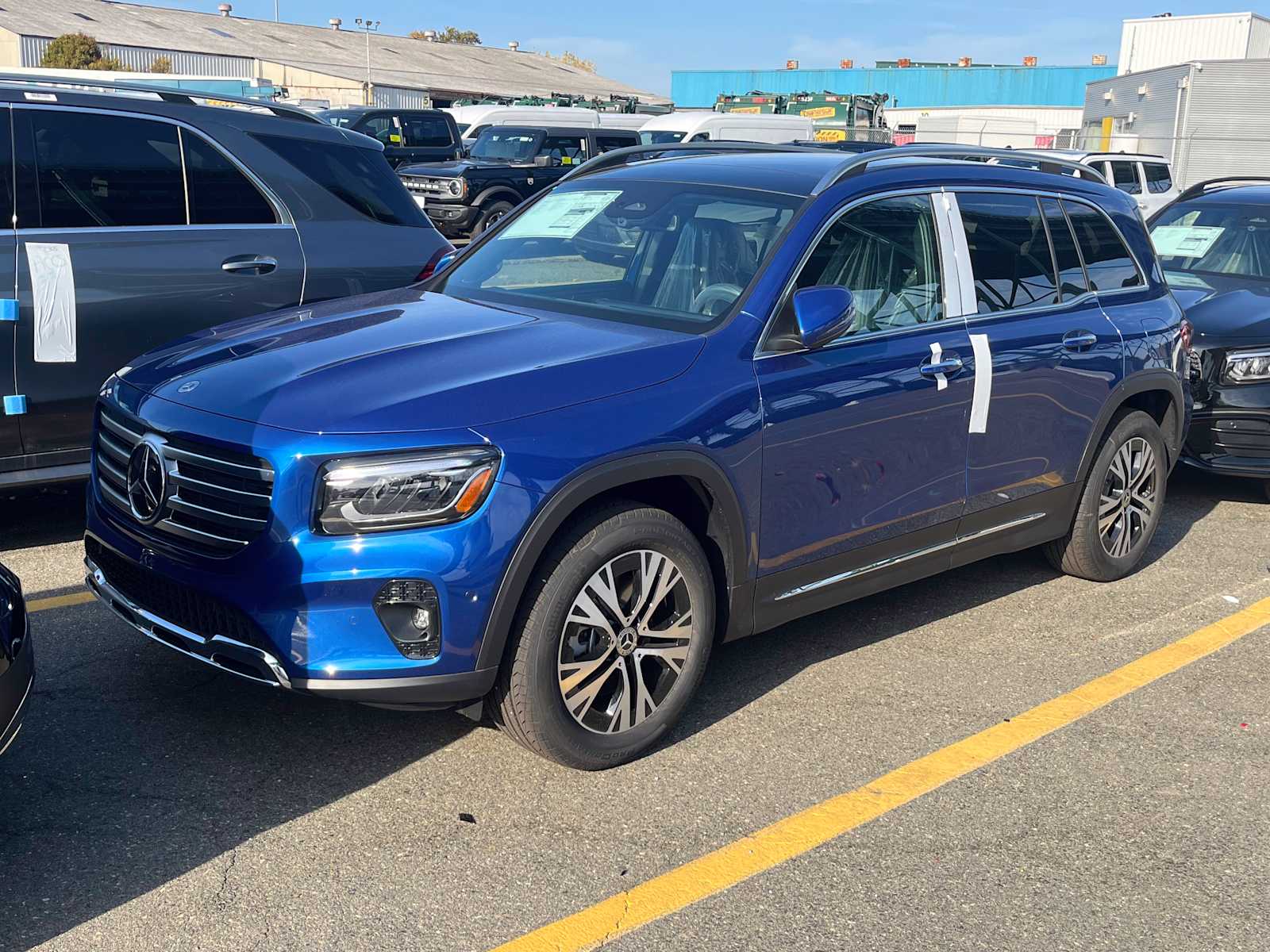 new 2025 Mercedes-Benz GLB 250 car