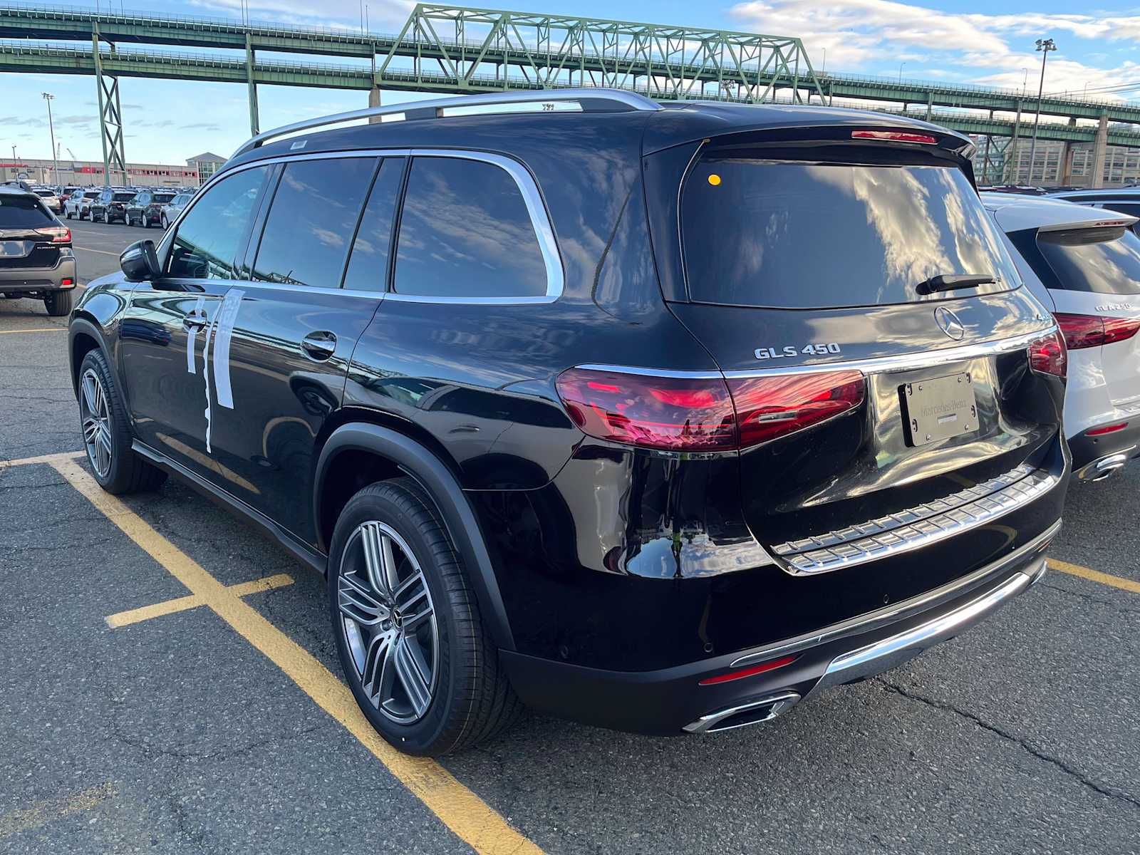 new 2025 Mercedes-Benz GLS 450 car