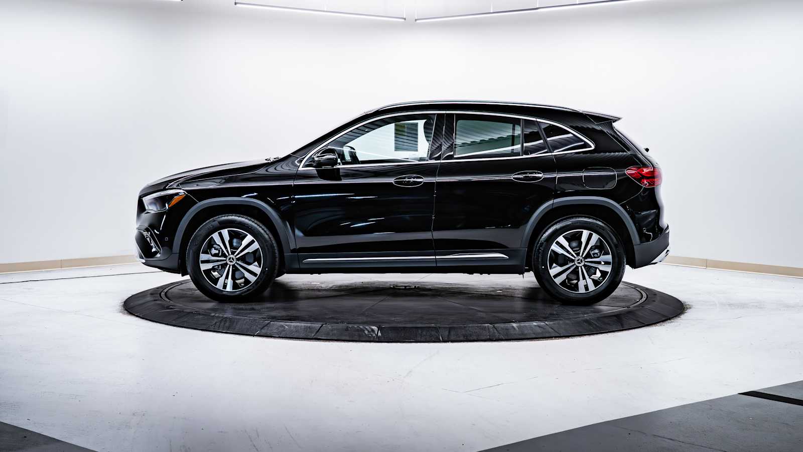 used 2025 Mercedes-Benz GLA 250 car, priced at $43,498