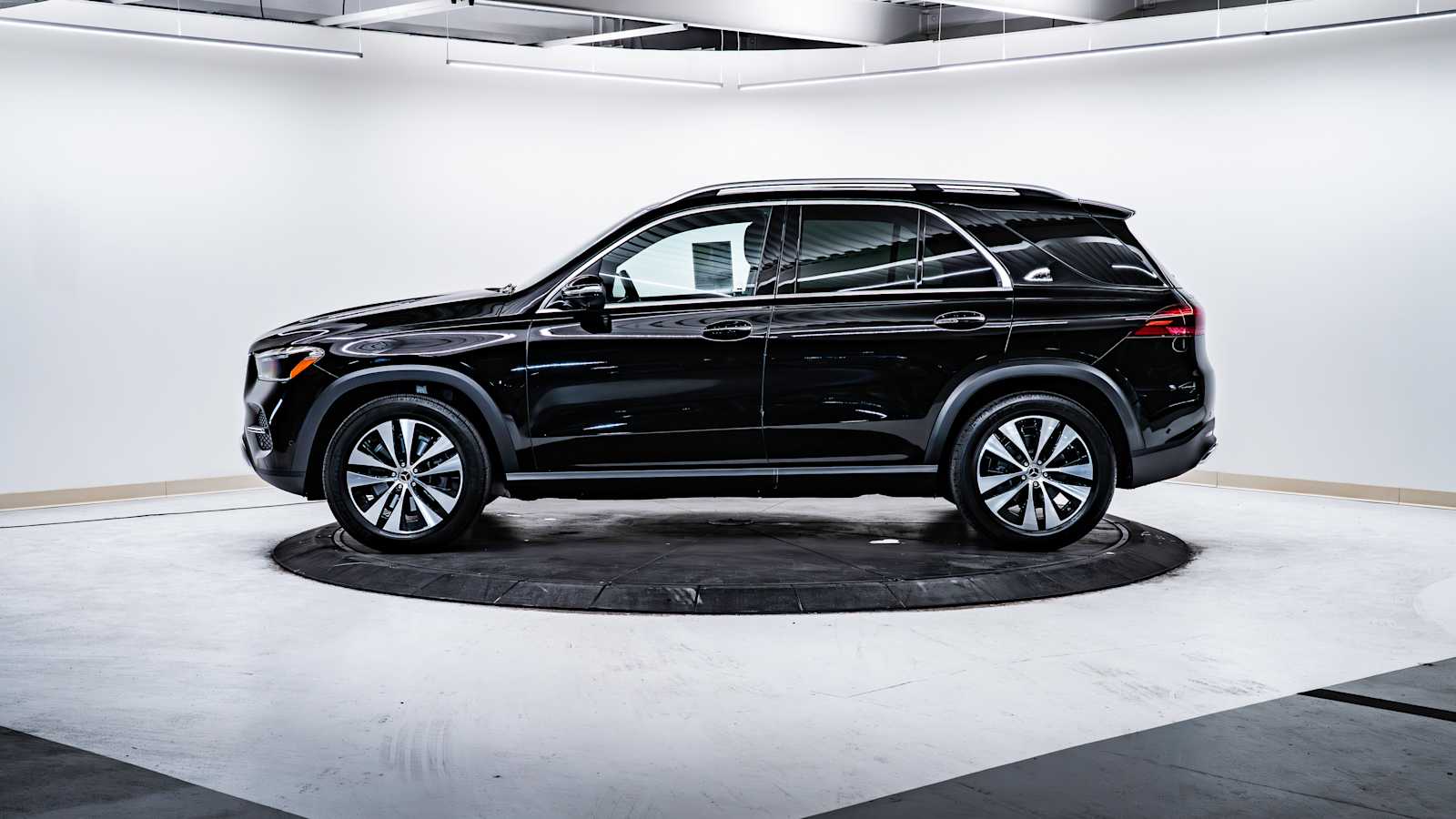 used 2025 Mercedes-Benz GLE 350 car, priced at $60,598