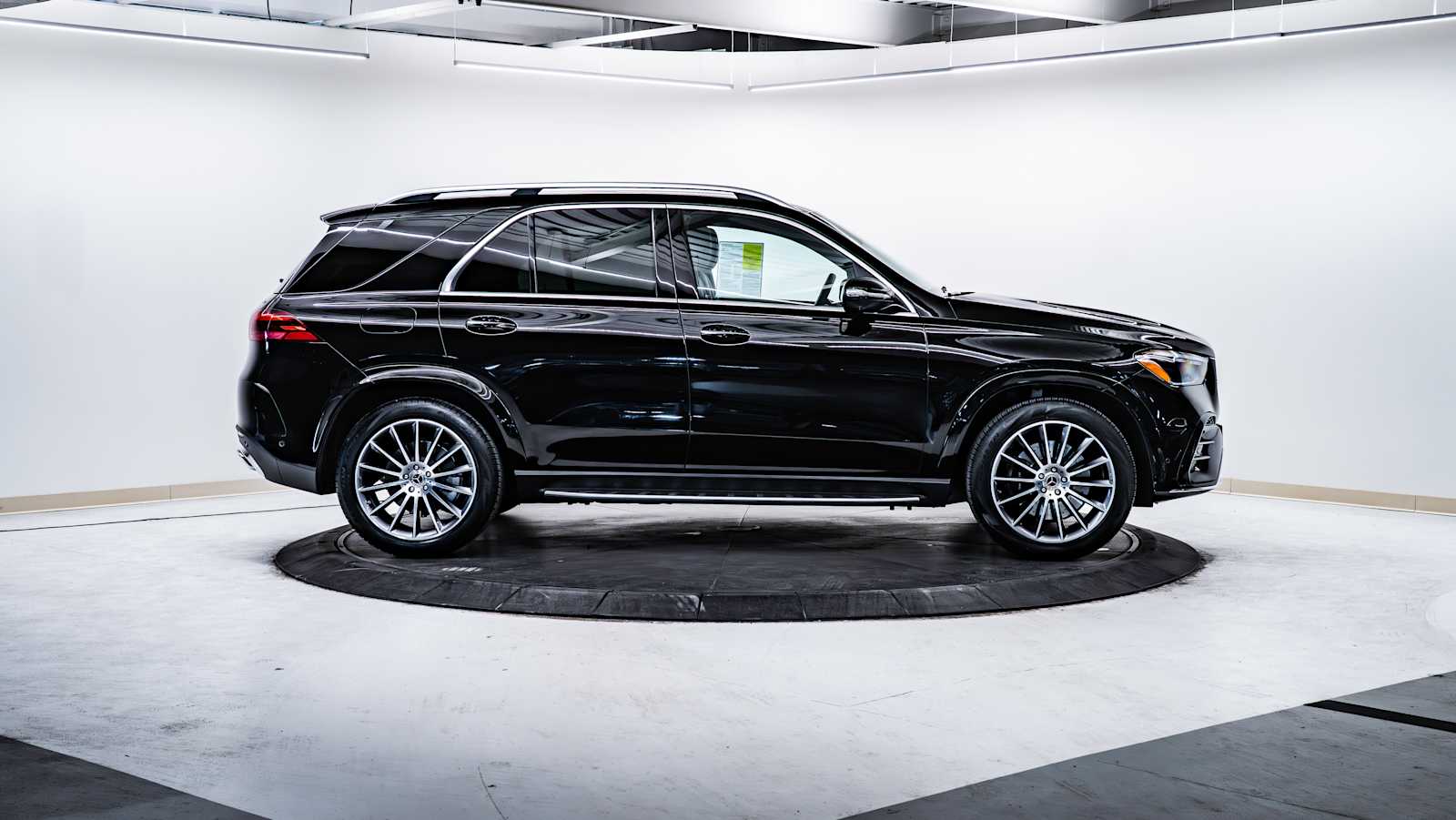 used 2024 Mercedes-Benz GLE 450 car, priced at $69,998