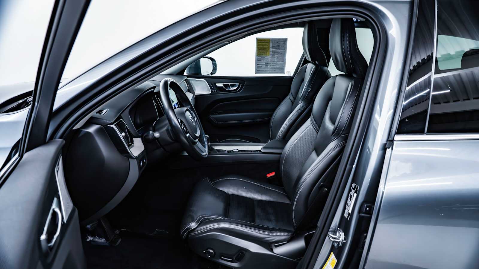 used 2021 Volvo XC60 car, priced at $27,998