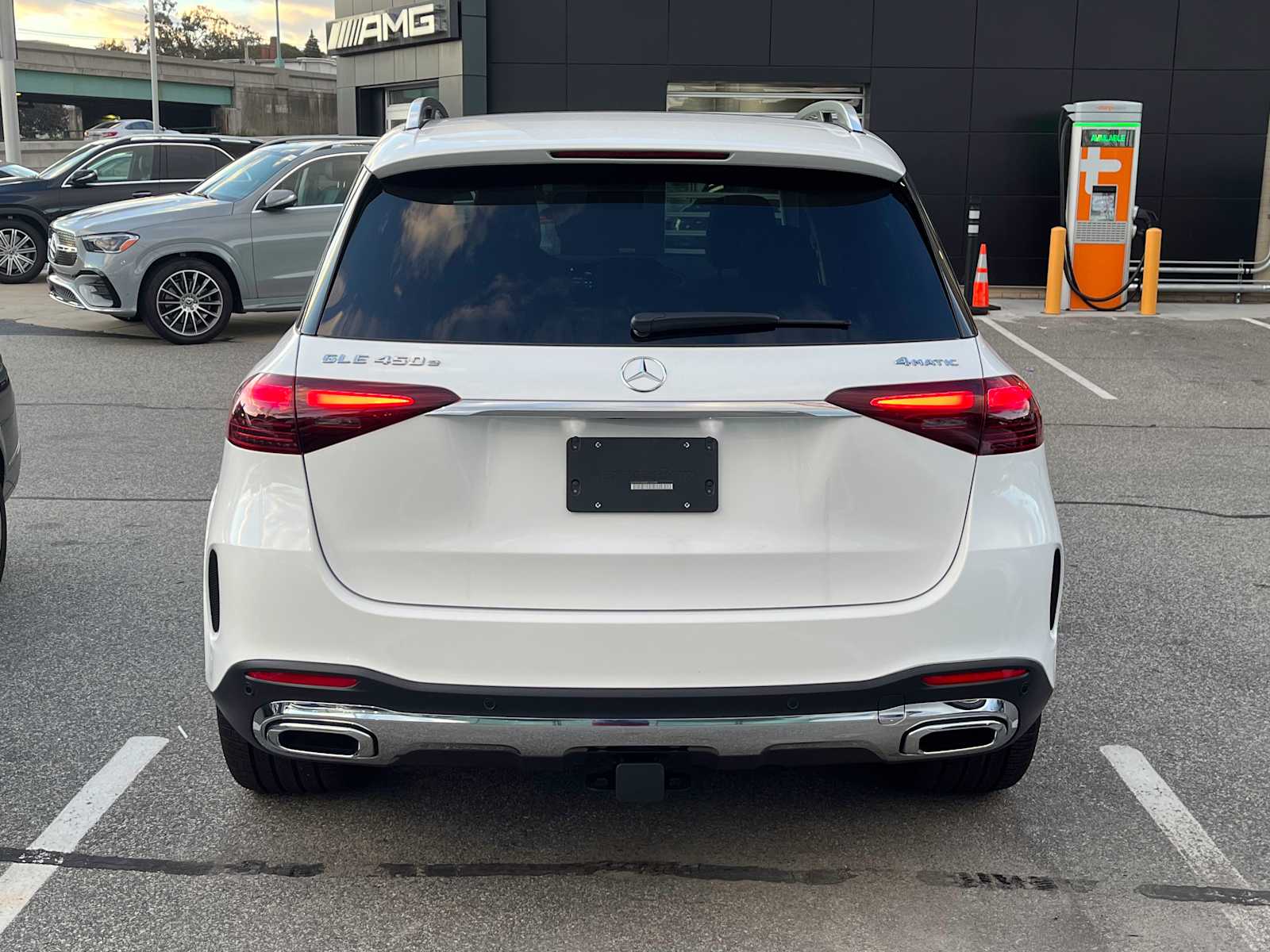 new 2024 Mercedes-Benz GLE 450e Plug-In Hybrid car