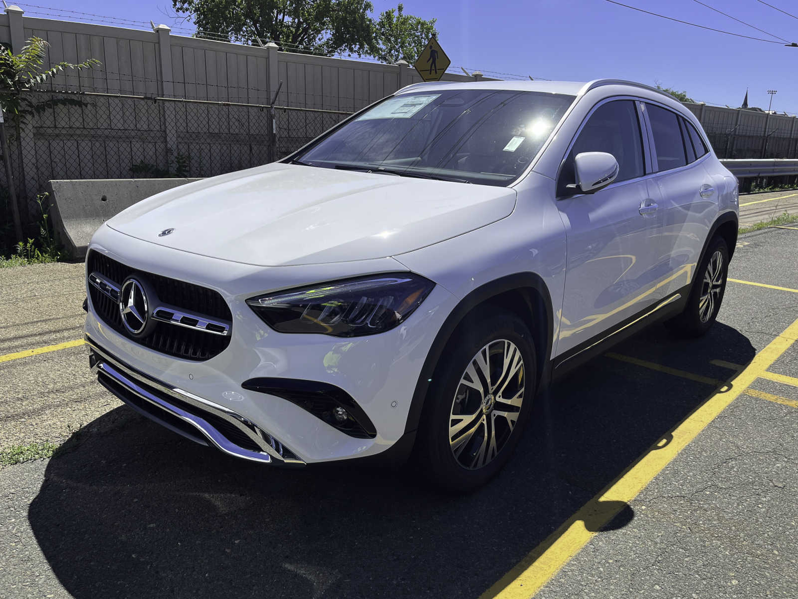 new 2025 Mercedes-Benz GLA 250 car