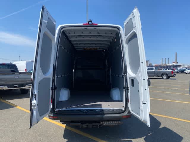 new 2025 Mercedes-Benz Sprinter car
