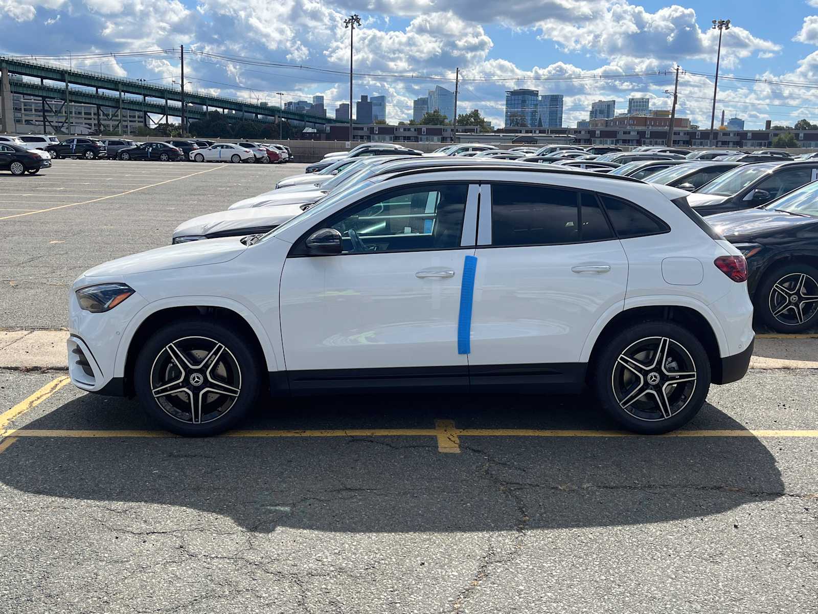 new 2025 Mercedes-Benz GLA 250 car