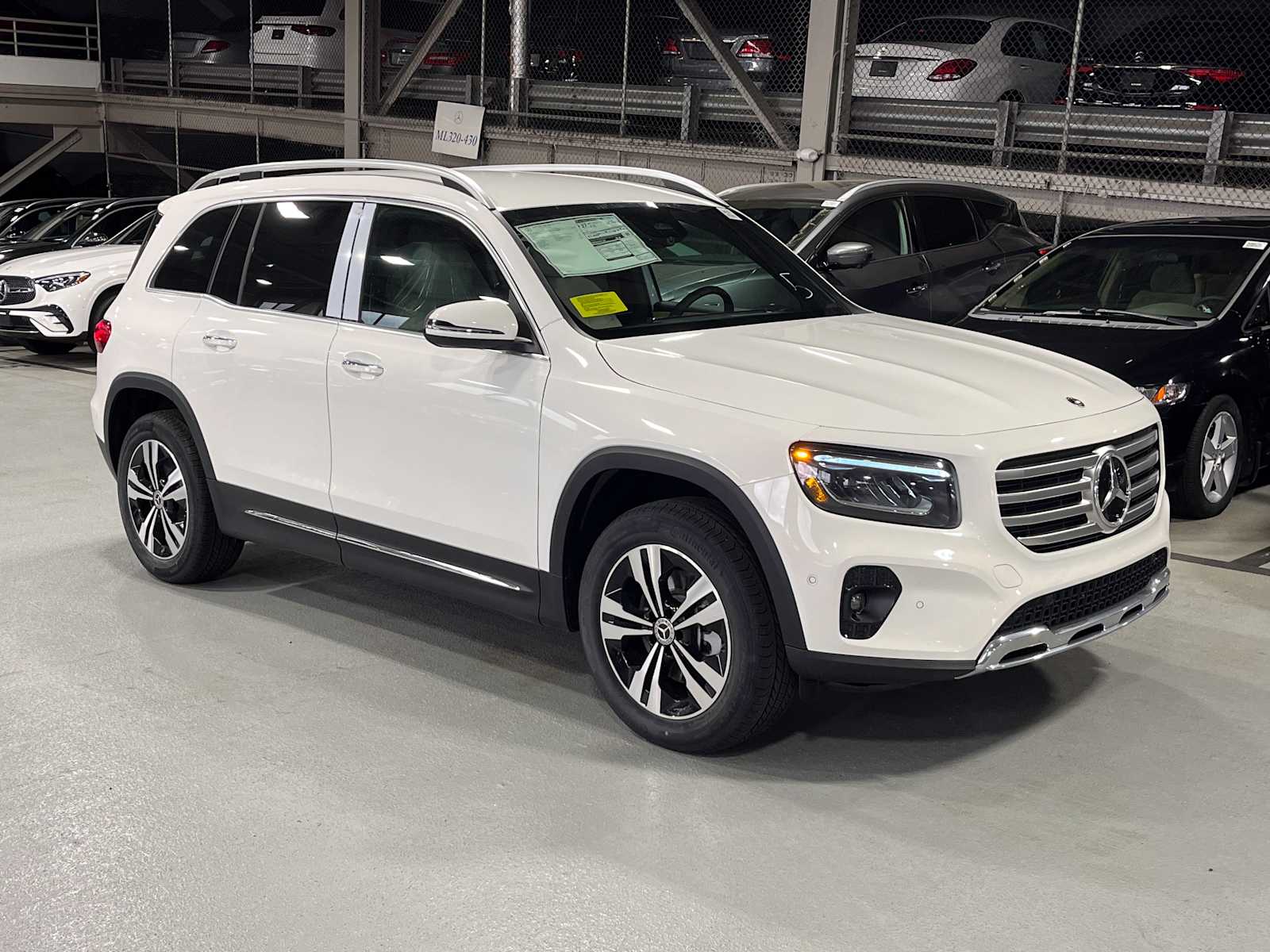 new 2025 Mercedes-Benz GLB 250 car