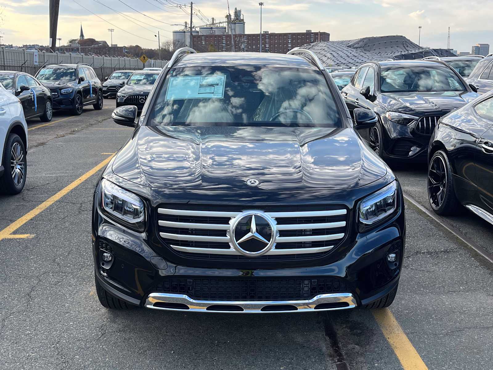 new 2025 Mercedes-Benz GLB 250 car