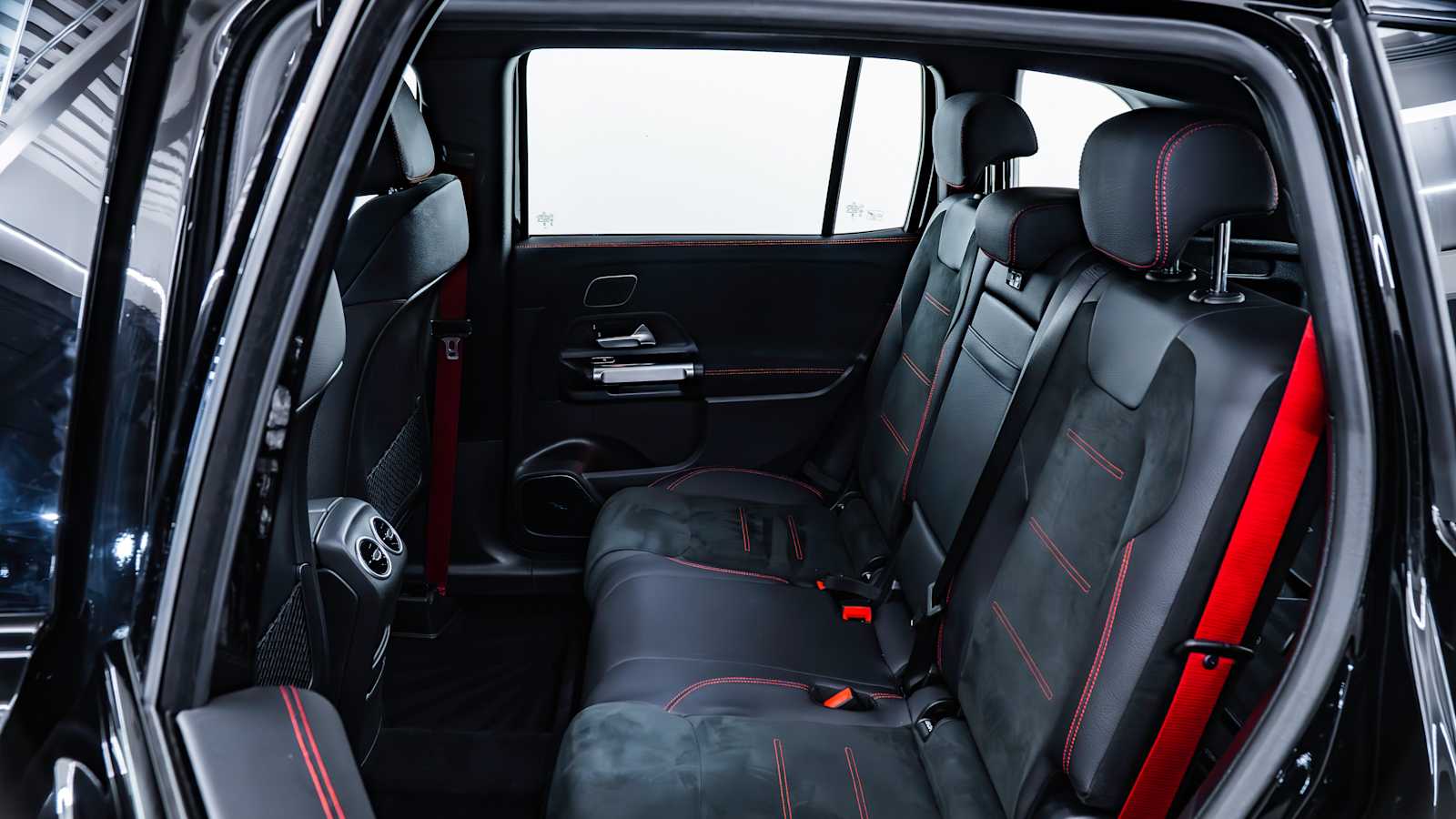 used 2025 Mercedes-Benz AMG GLB 35 car, priced at $59,998