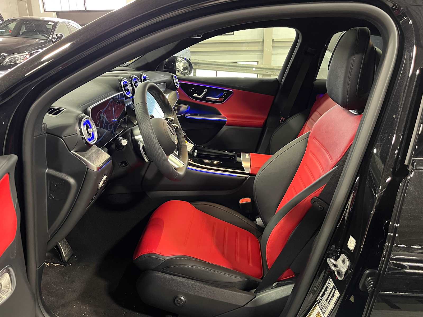 new 2025 Mercedes-Benz GLC 300 car