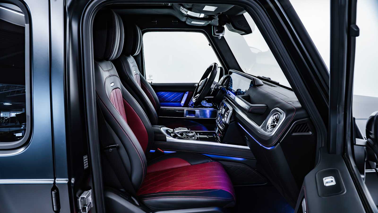 used 2022 Mercedes-Benz AMG G 63 car, priced at $168,998