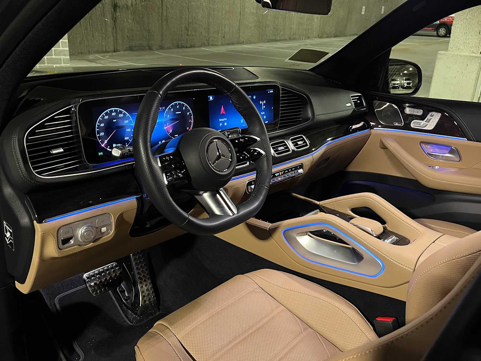 new 2025 Mercedes-Benz GLS 580 car