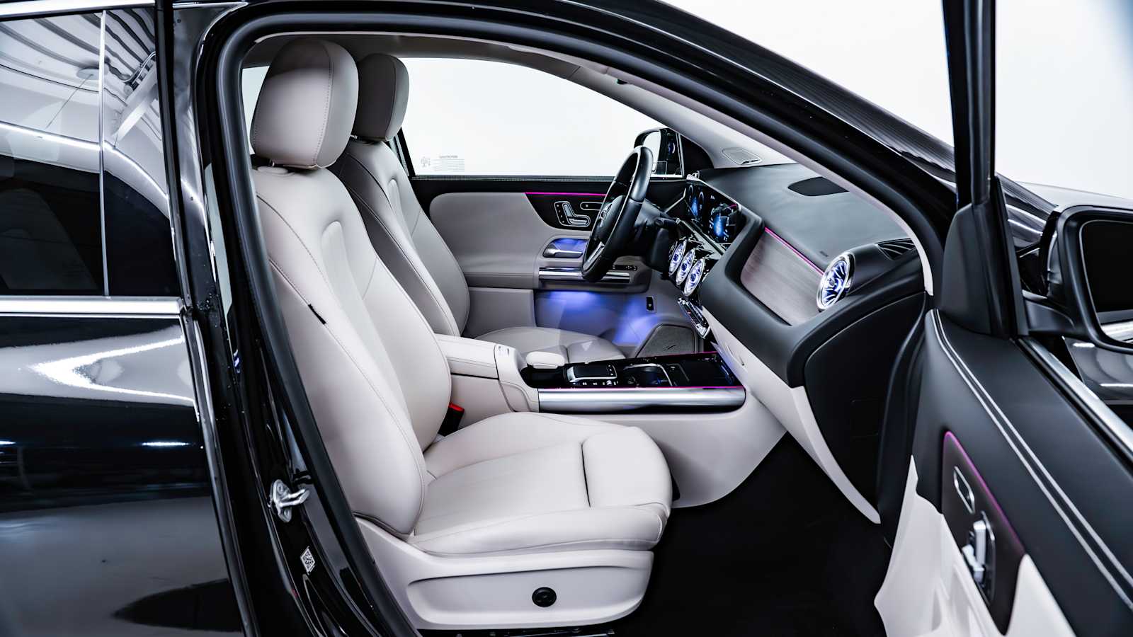 used 2022 Mercedes-Benz GLA 250 car, priced at $34,998