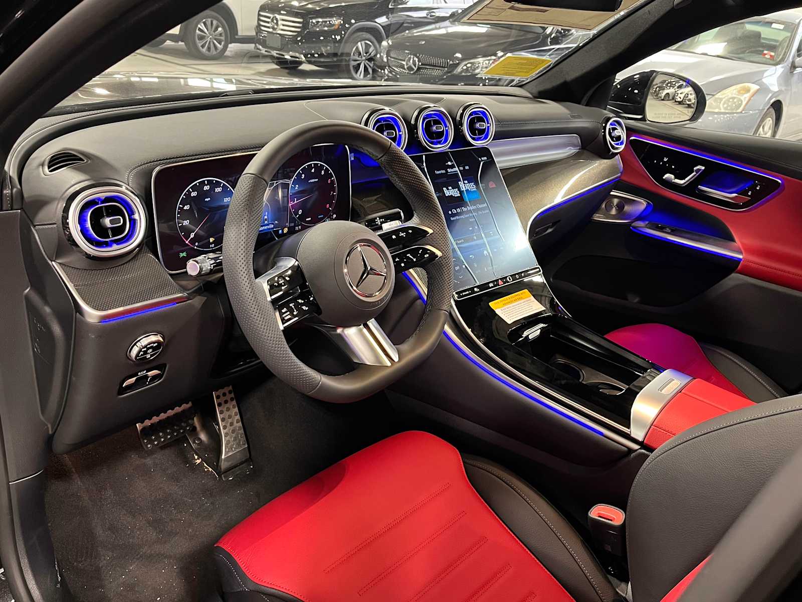 new 2025 Mercedes-Benz GLC 300 car