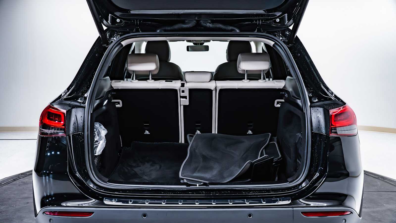 used 2022 Mercedes-Benz GLA 250 car, priced at $34,998
