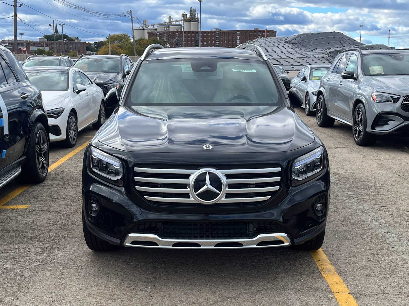 new 2025 Mercedes-Benz GLB 250 car