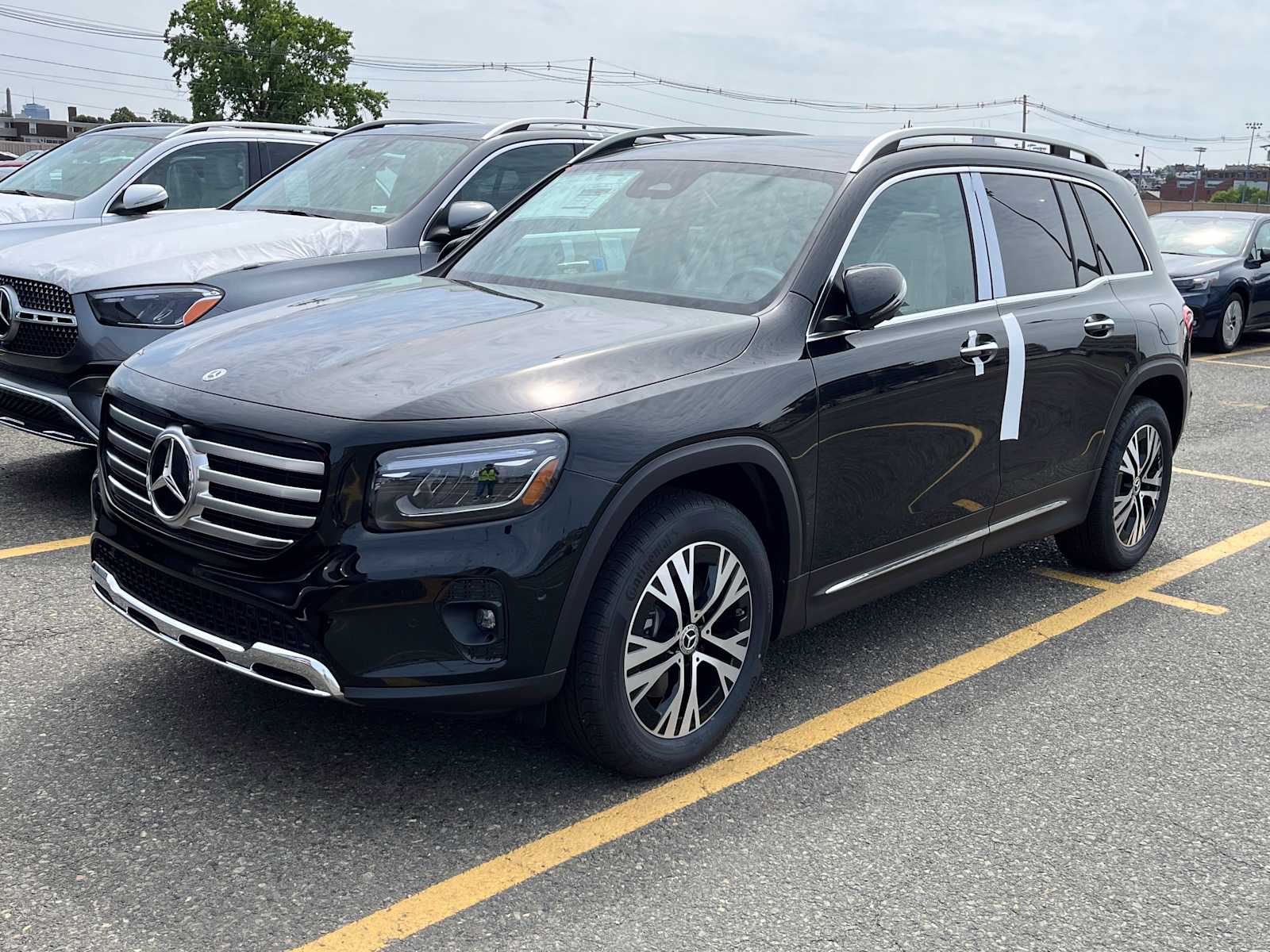 new 2025 Mercedes-Benz GLB 250 car