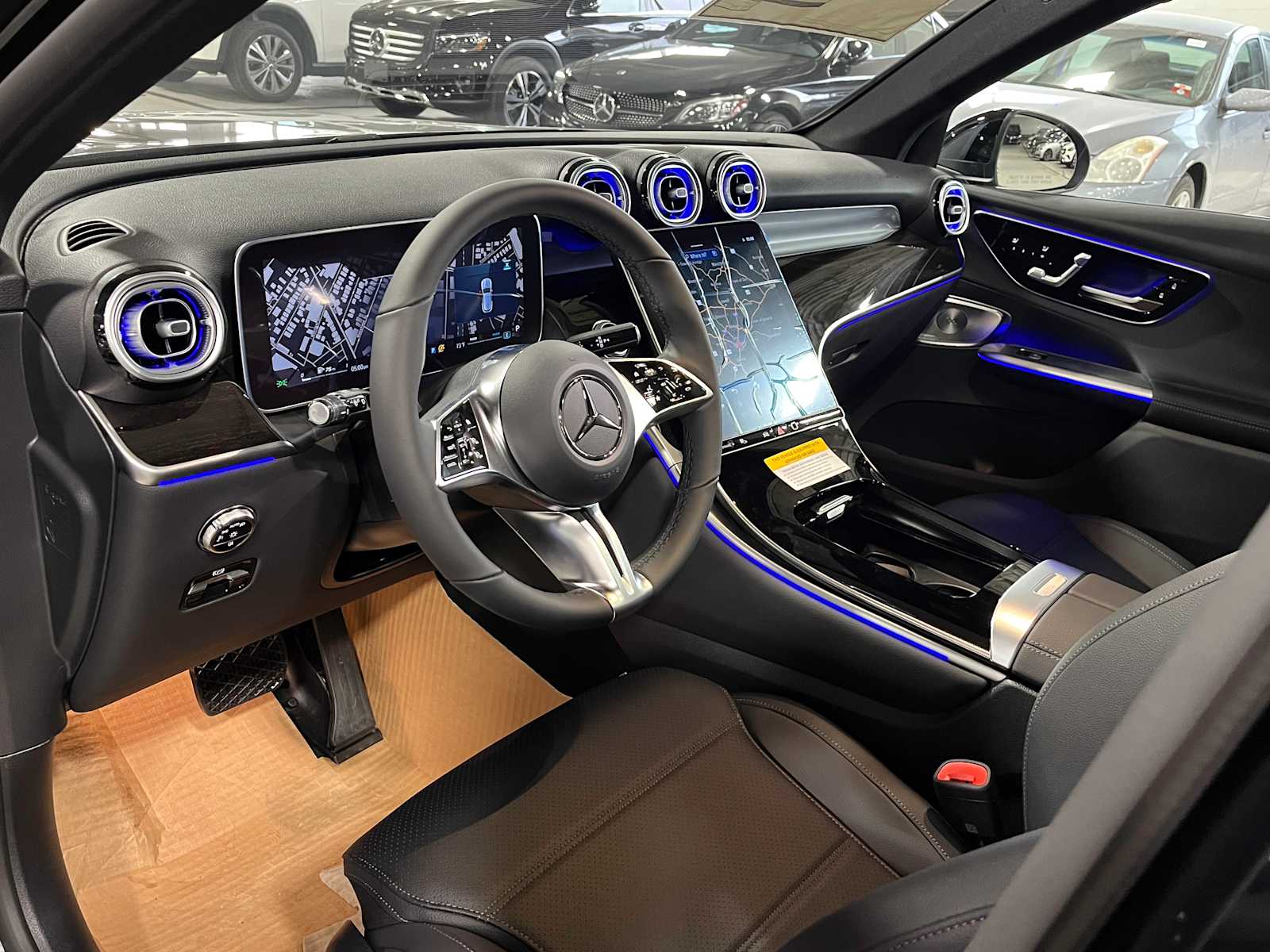 new 2025 Mercedes-Benz GLC 300 car