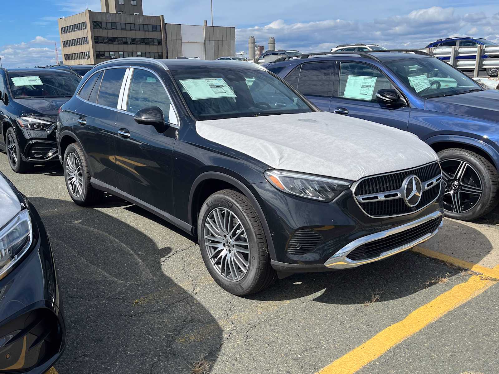 new 2025 Mercedes-Benz GLC 300 car