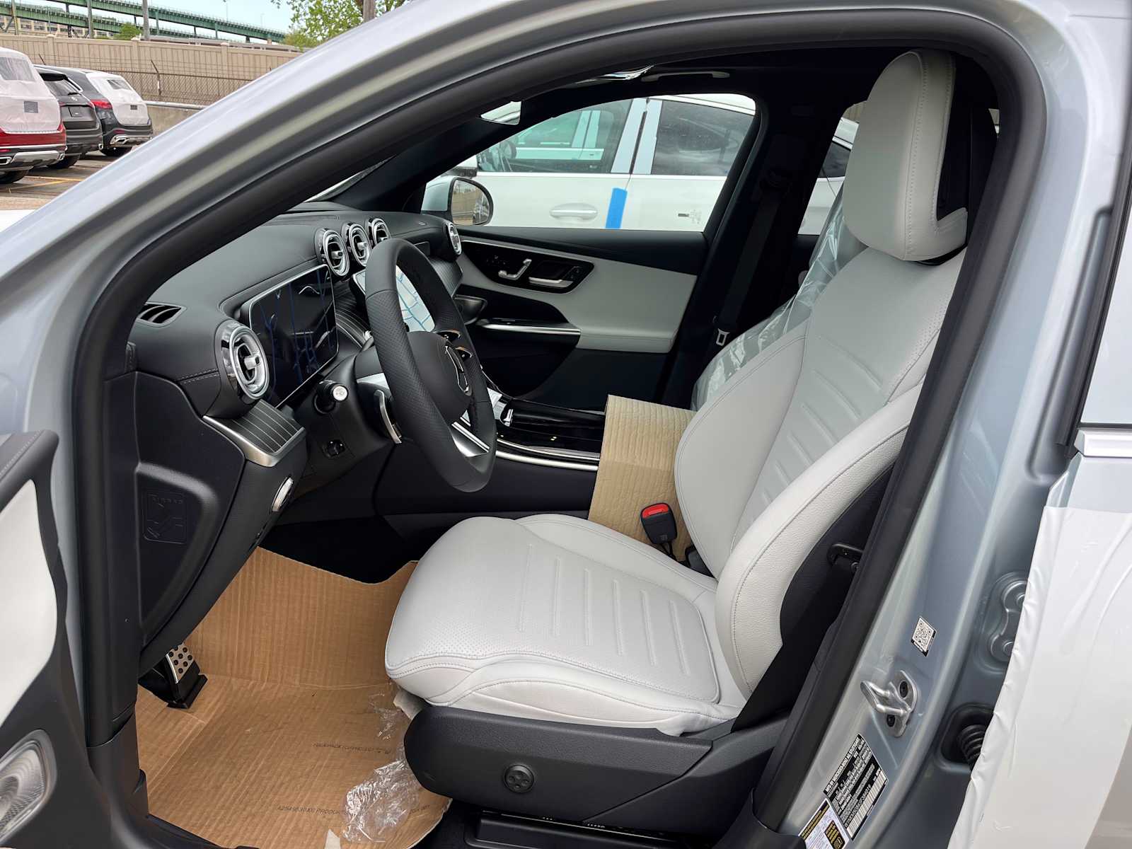 new 2025 Mercedes-Benz GLC 350e Plug-In Hybrid car