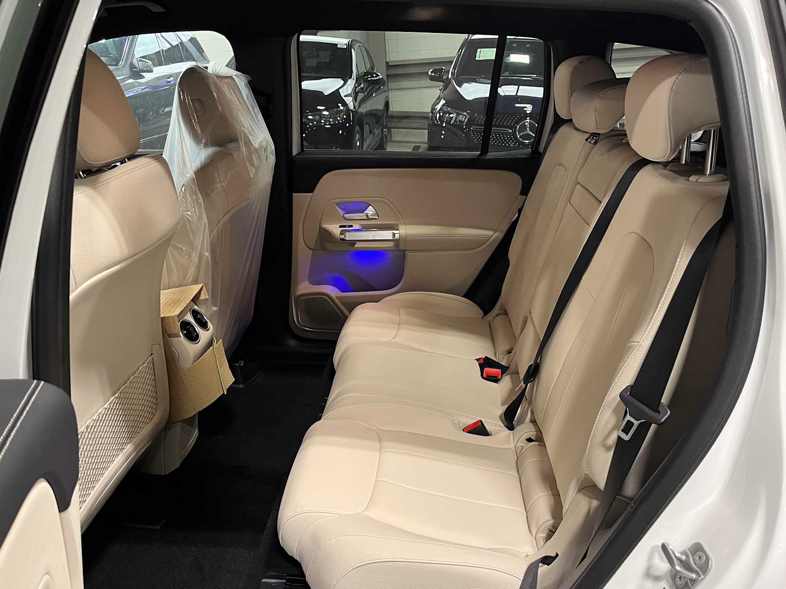 new 2025 Mercedes-Benz GLB 250 car