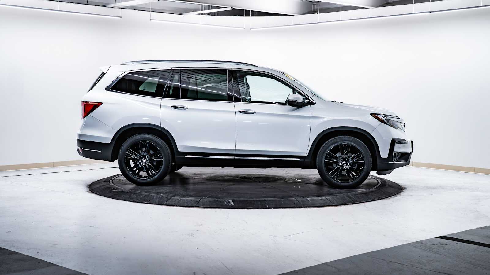 used 2021 Honda Pilot car, priced at $29,998