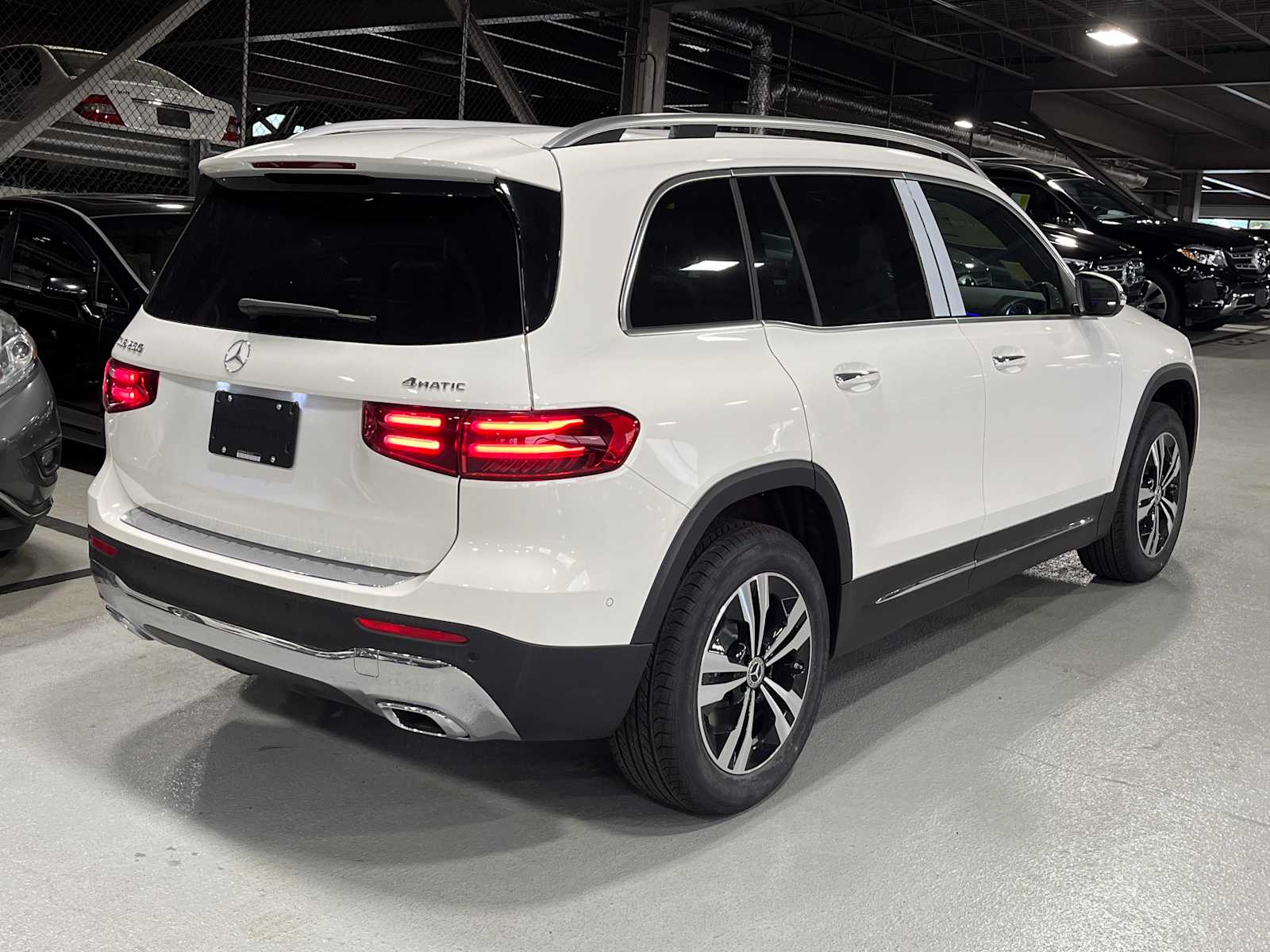 new 2025 Mercedes-Benz GLB 250 car