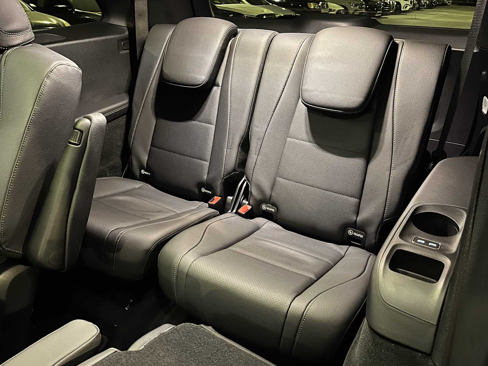 new 2025 Mercedes-Benz GLS 450 car