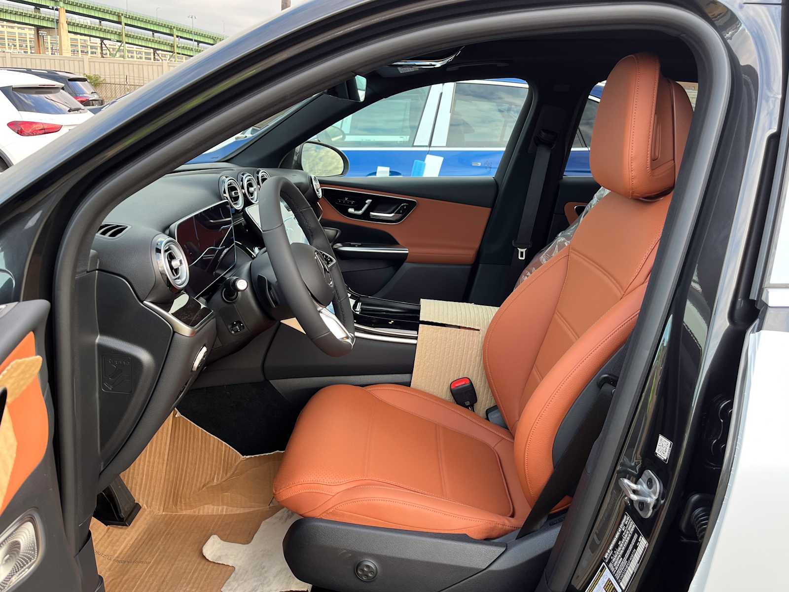 new 2025 Mercedes-Benz GLC 300 car
