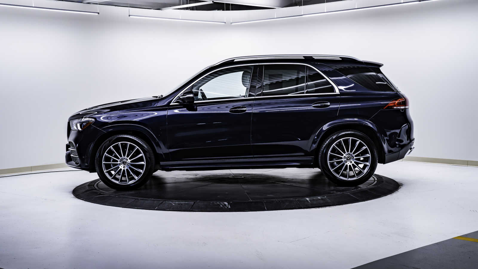 used 2020 Mercedes-Benz GLE 350 car, priced at $45,998