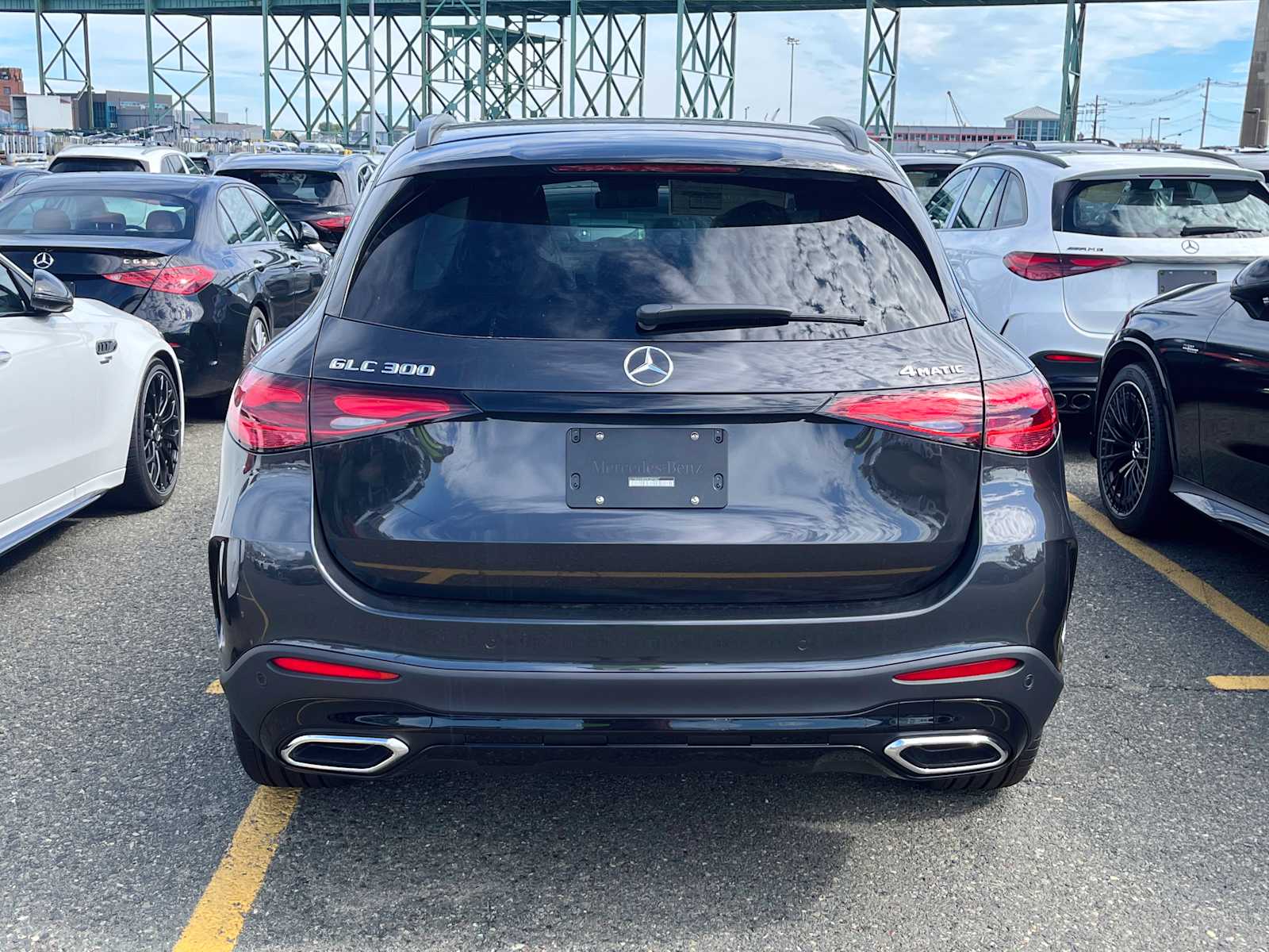 new 2025 Mercedes-Benz GLC 300 car