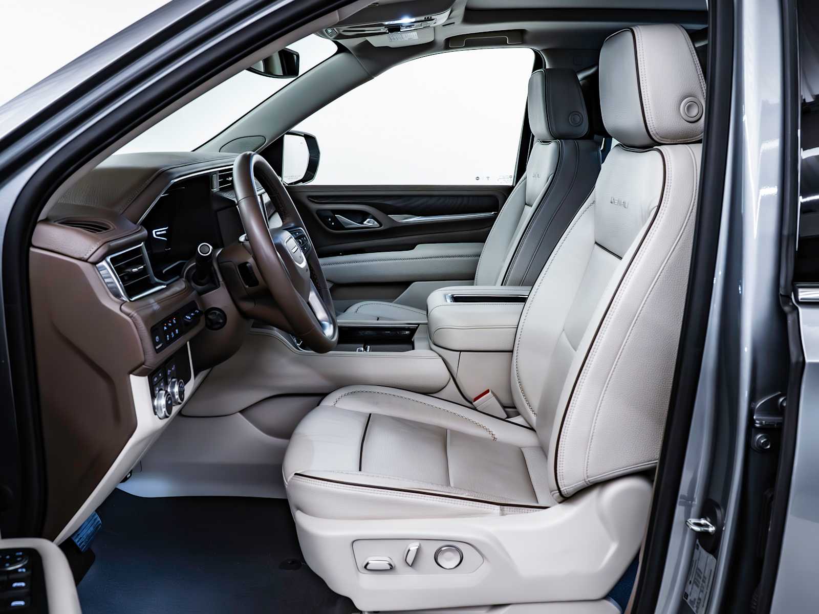 used 2023 GMC Yukon XL car, priced at $66,998