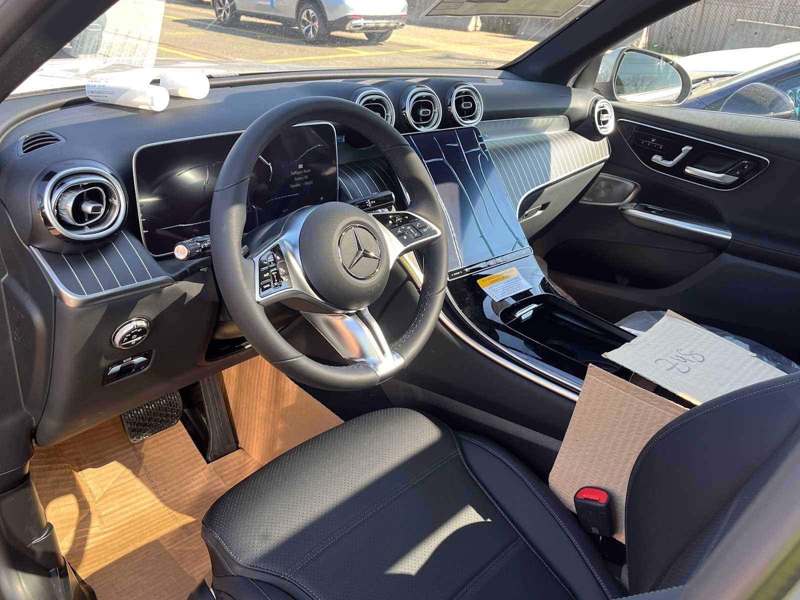 new 2025 Mercedes-Benz GLC 300 car