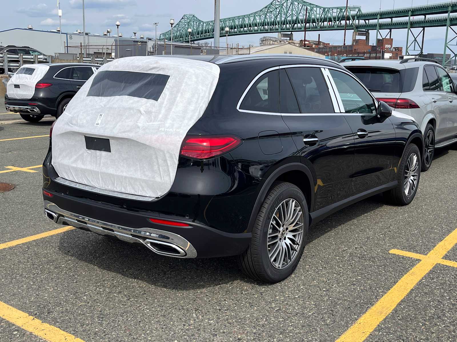 new 2025 Mercedes-Benz GLC 300 car