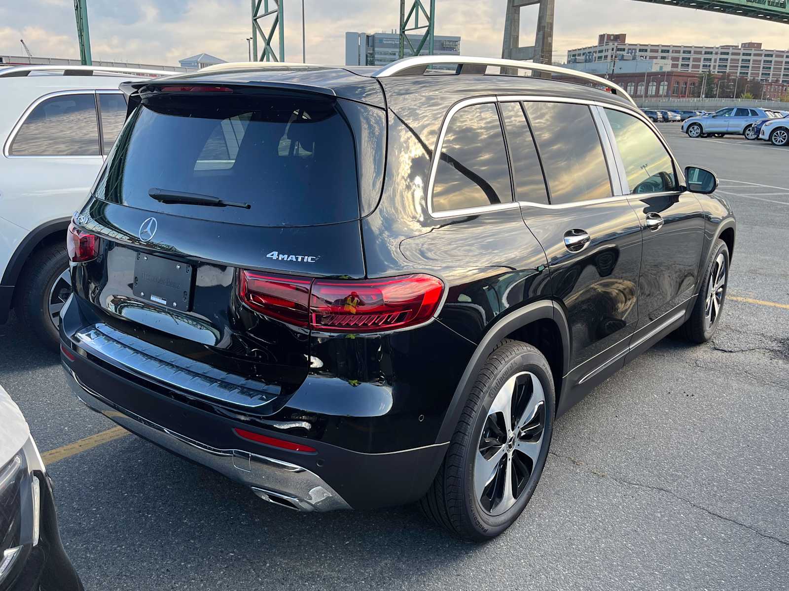 new 2025 Mercedes-Benz GLB 250 car