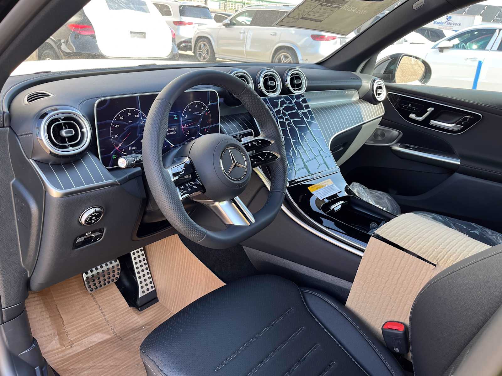 new 2025 Mercedes-Benz GLC 300 car