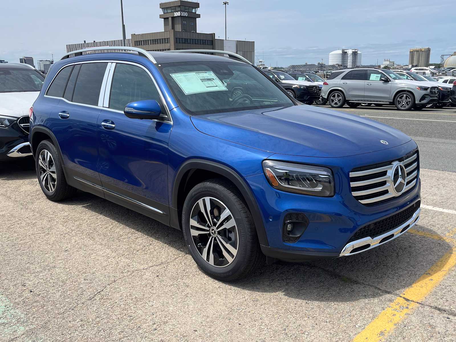 new 2025 Mercedes-Benz GLB 250 car