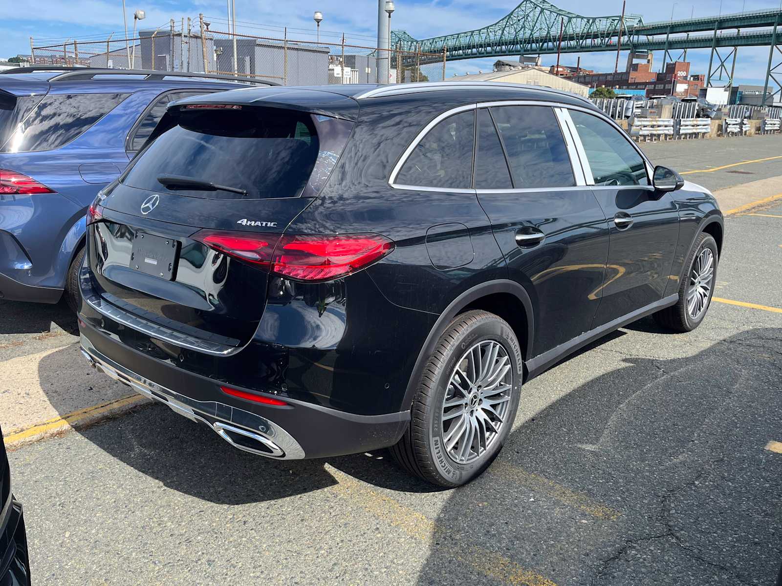 new 2025 Mercedes-Benz GLC 300 car