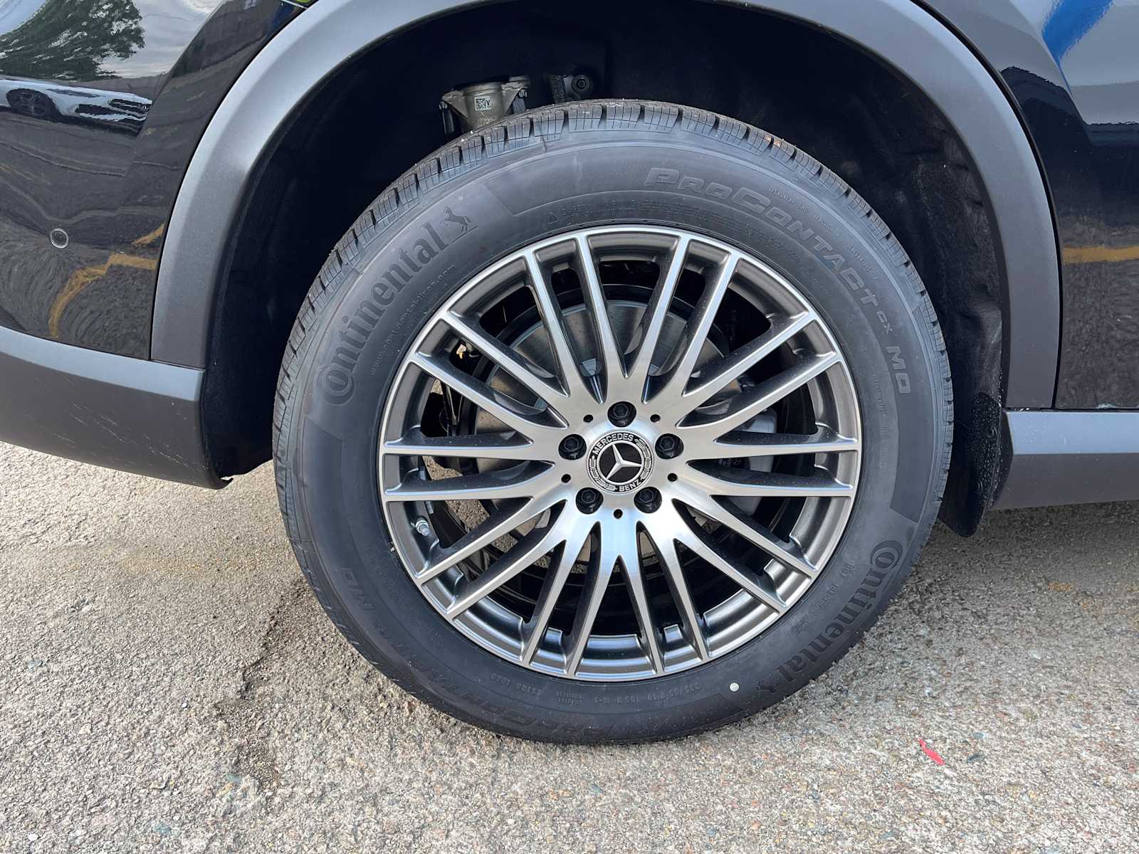 new 2025 Mercedes-Benz GLC 300 car