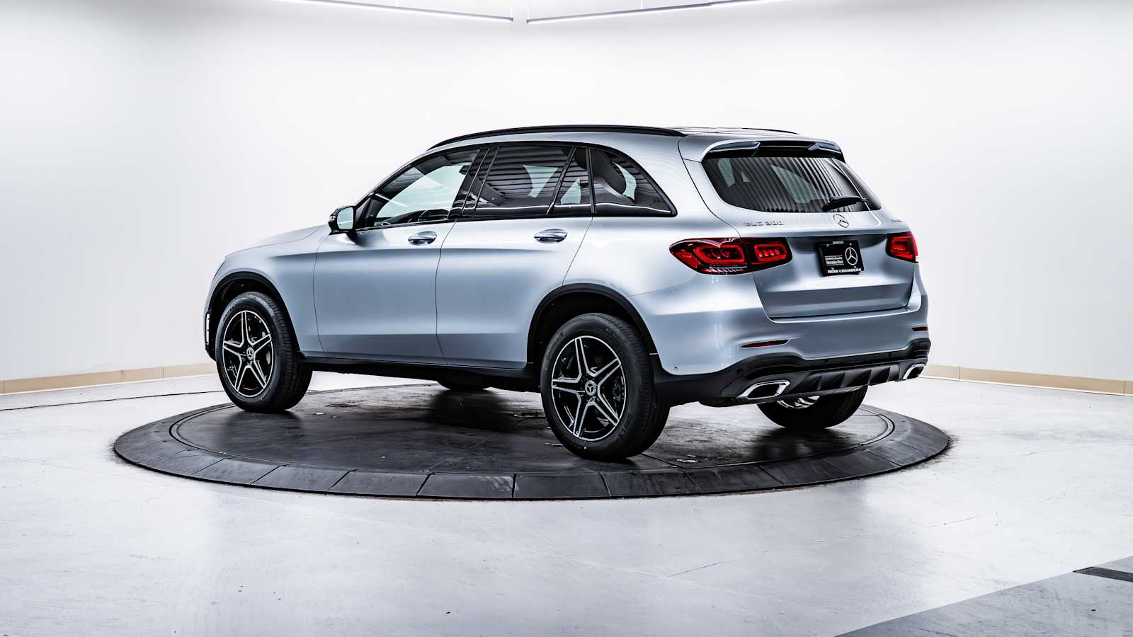 used 2022 Mercedes-Benz GLC 300 car, priced at $37,498