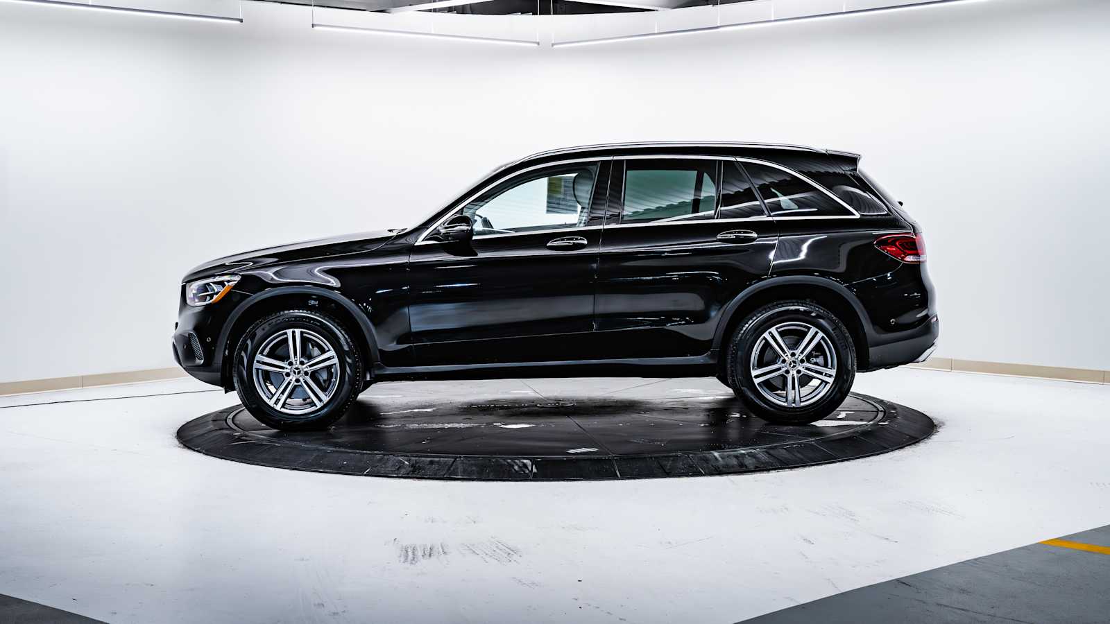 used 2022 Mercedes-Benz GLC 300 car, priced at $38,804