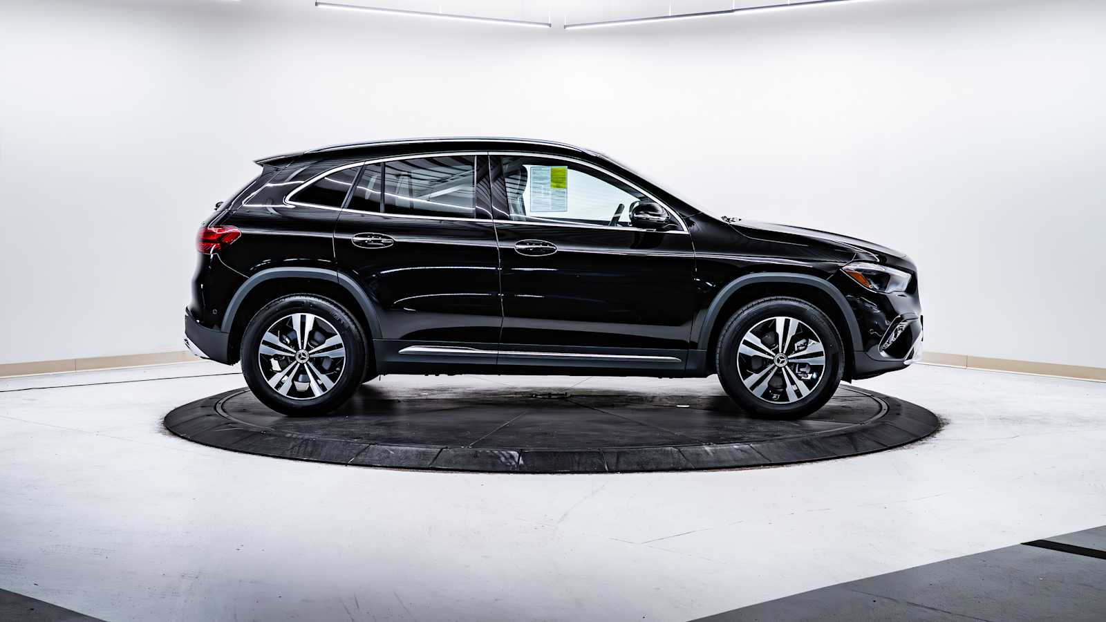used 2025 Mercedes-Benz GLA 250 car, priced at $43,498